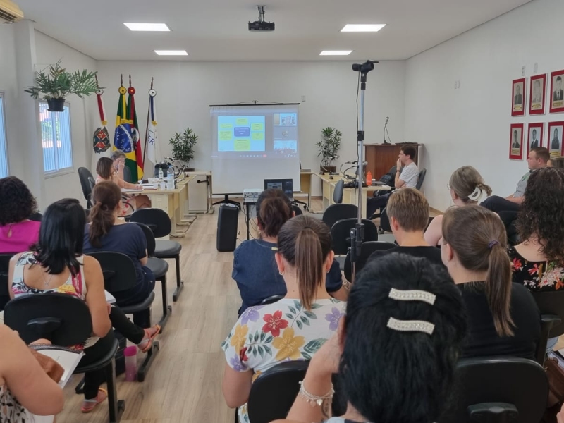 EVENTO PALESTRA SOBRE EDUCAO FINANCEIRA, EMPREENDEDORISMO E COOPERATIVISMO  SICREDI CENTRO LESTE RS